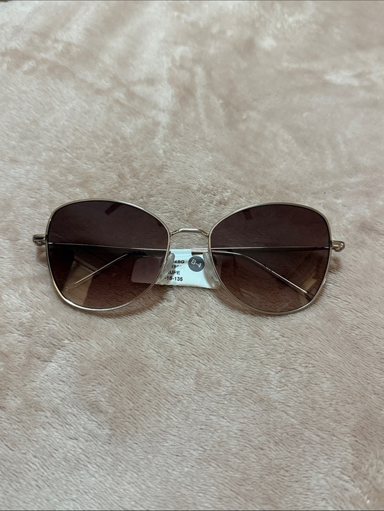 Dkny Accessories - DKNY Gold Frame Sunglasses with Brown Gradient Lenses